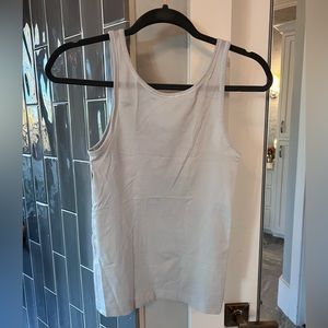 Lululemon White Ribbed Tank Size 6